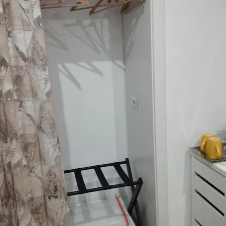 3bien Vera's Pensión Nápoles